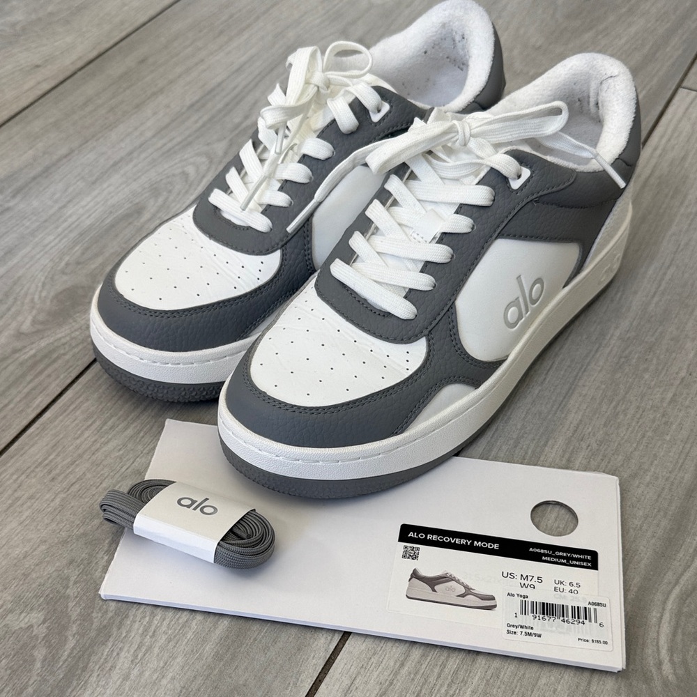ALO Recovery Mode Sneaker Grey/White, Unisex Size: 7.5 Men or 9 Women